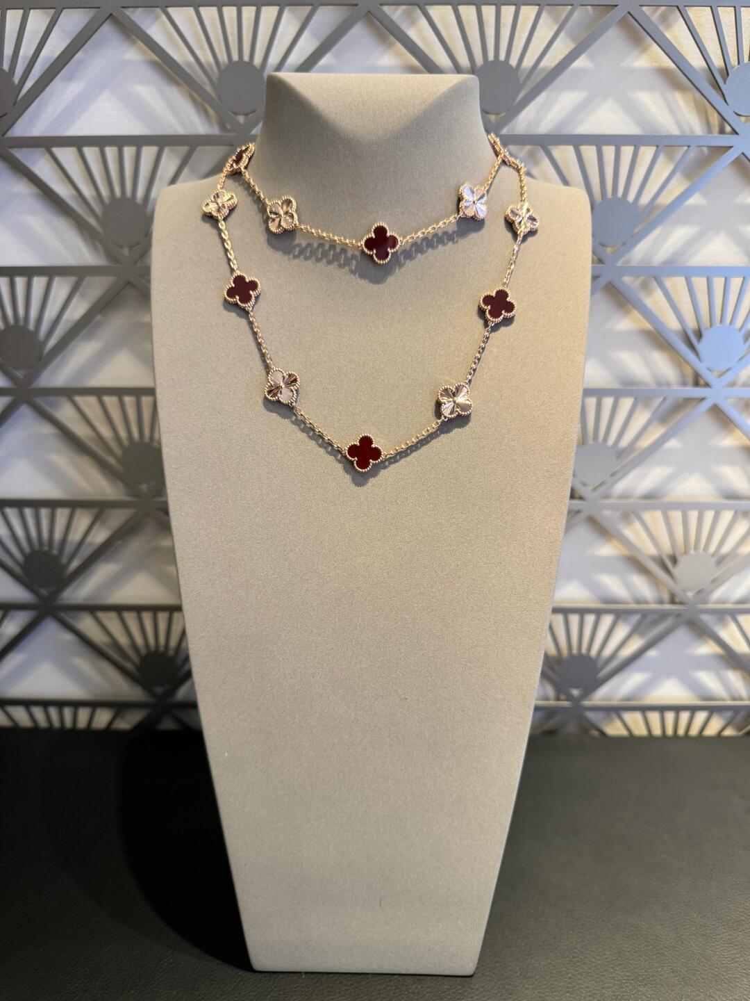[Camiery]CLOVER 20 MOTIFS LASER CARNELIAN NECKLACE