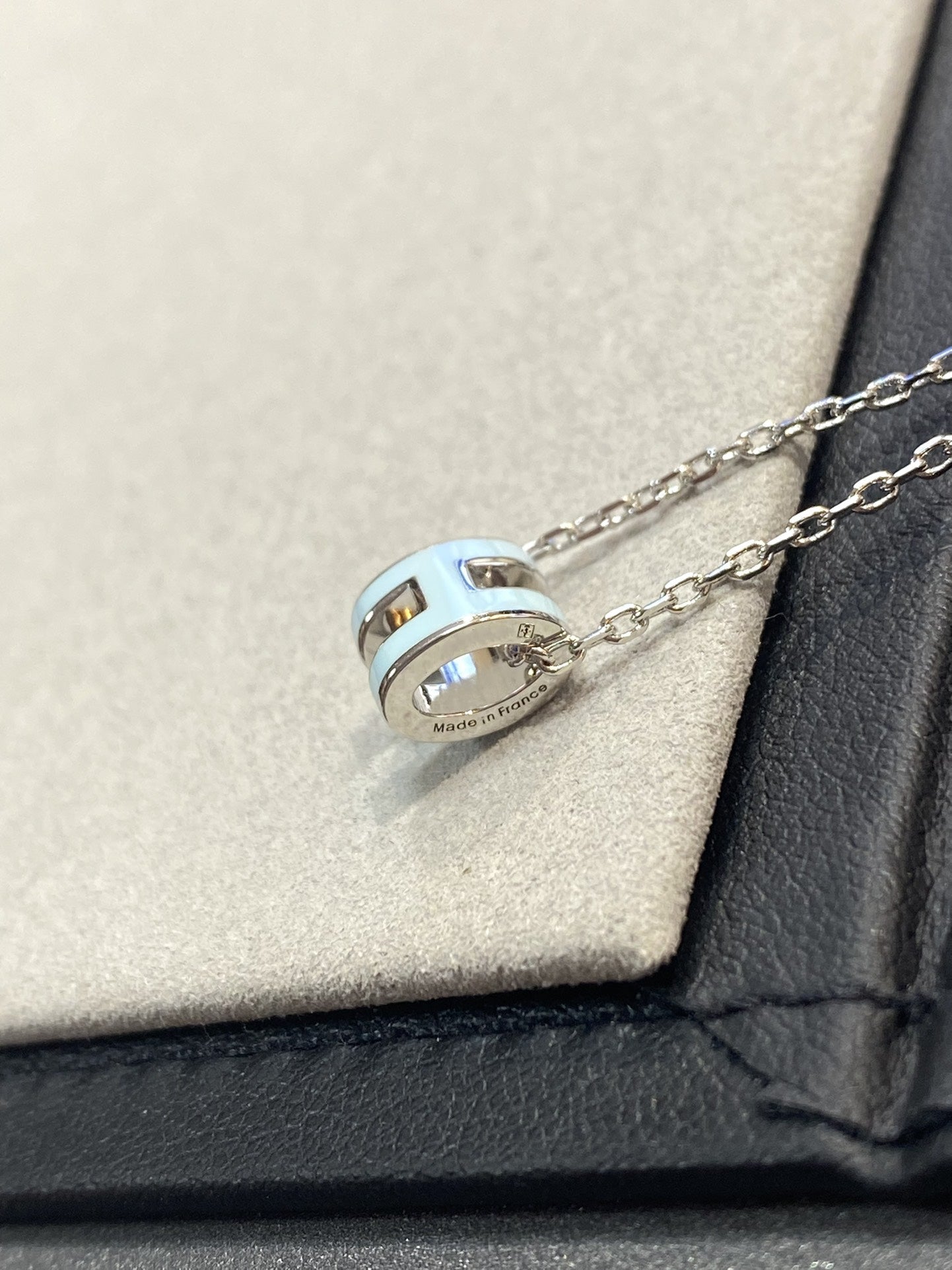 [CLOVER JEWELRY]POP H LIGHT BLUE NECKLACE
