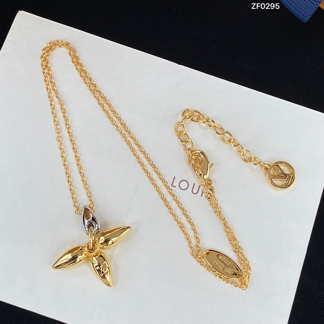 [CLOVER JEWELRY]LOUISETTE PEDANT GOLD NECKLACE