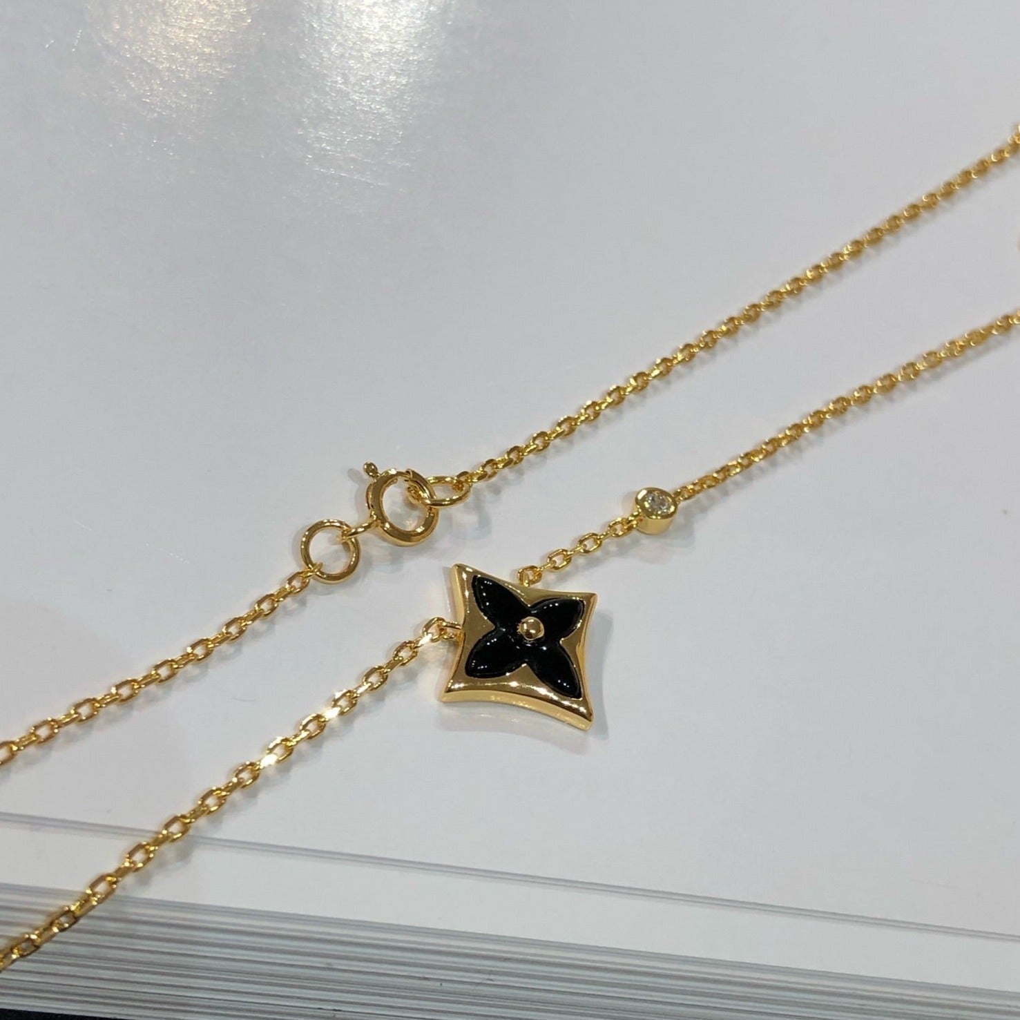 [CLOVER JEWELRY]STAR BLACK MOP NECKLACE