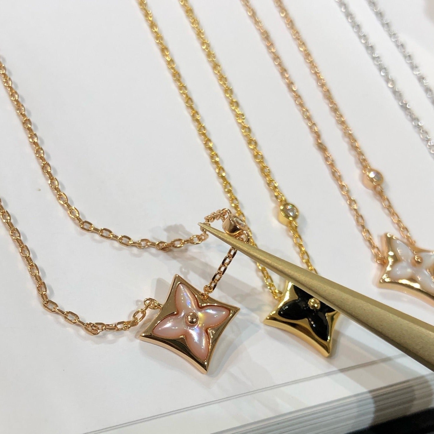 [CLOVER JEWELRY]STAR BLACK MOP NECKLACE