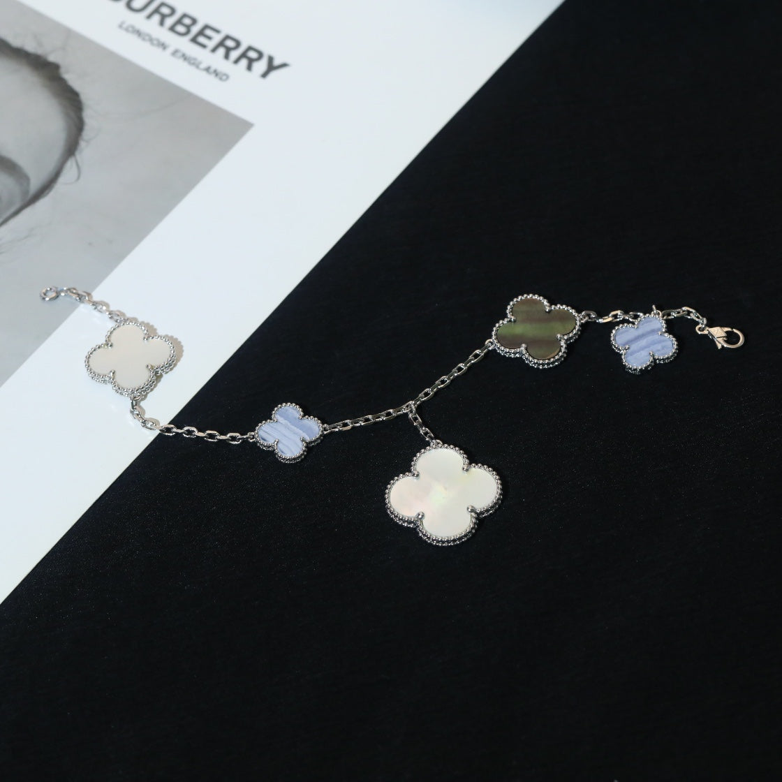 [Camiery]CLOVER BRACELET 5 MOTIFS MOP CHALCEDONY SILVER