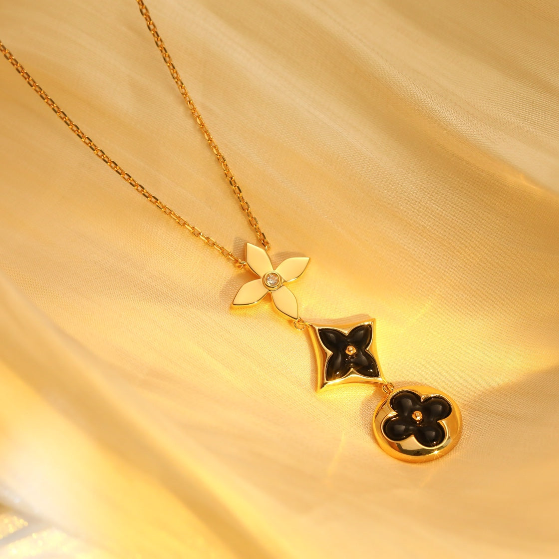 [CLOVER JEWELRY]STAR AND SUN ONYX PINK GOLD NECKLACE