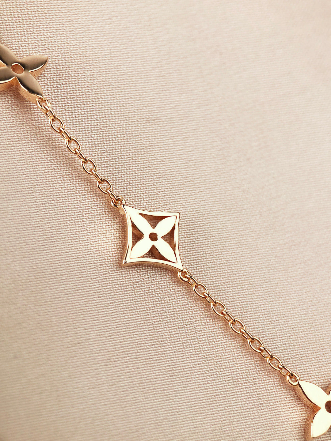 [CLOVER JEWELRY]STAR AND SUN 7 MOTIFS GOLD BRACELET