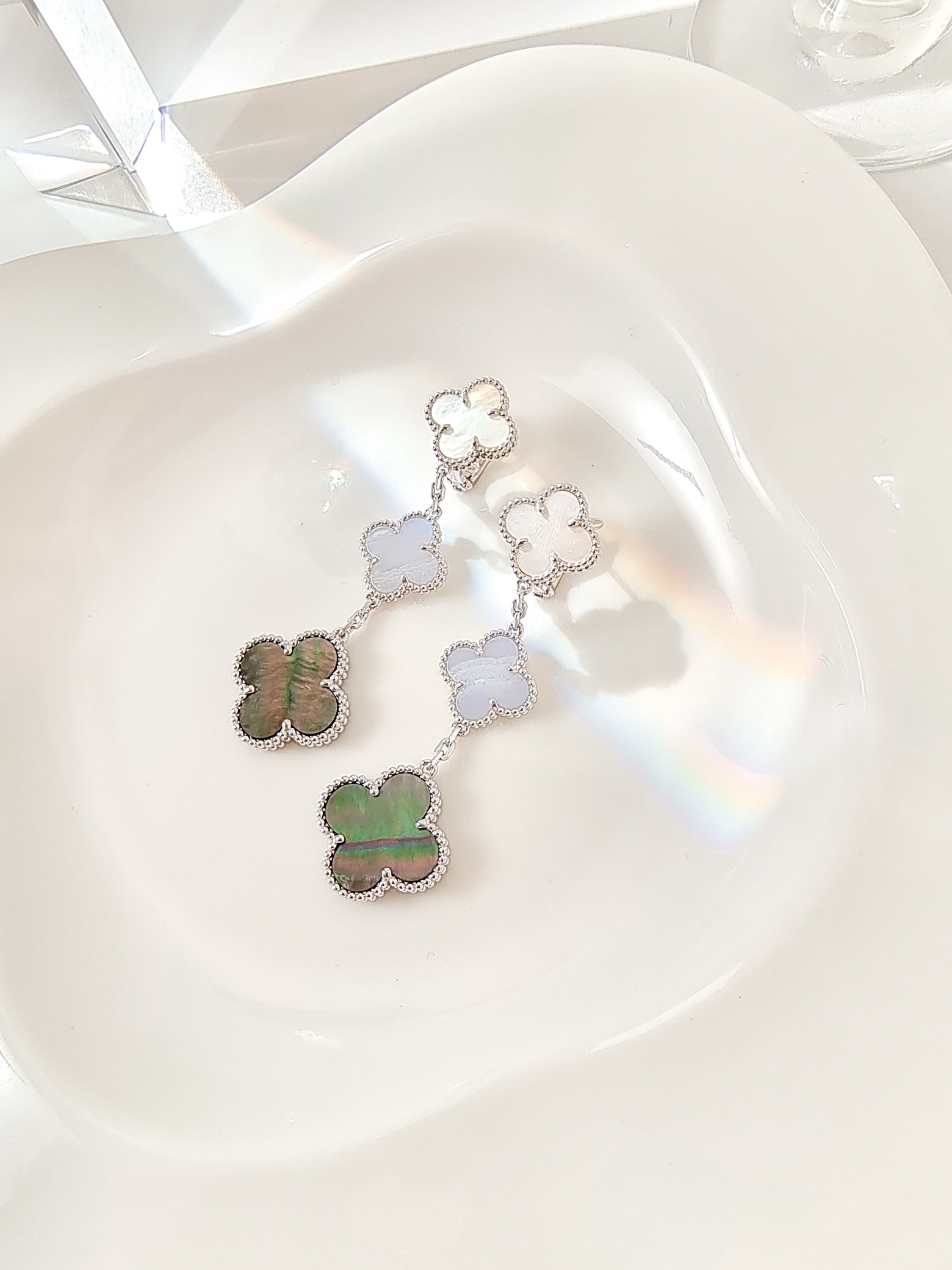 [Camiery]CLOVER 3 MOTIFS CHALCEDONY DARK MOP SILVER EARRINGS
