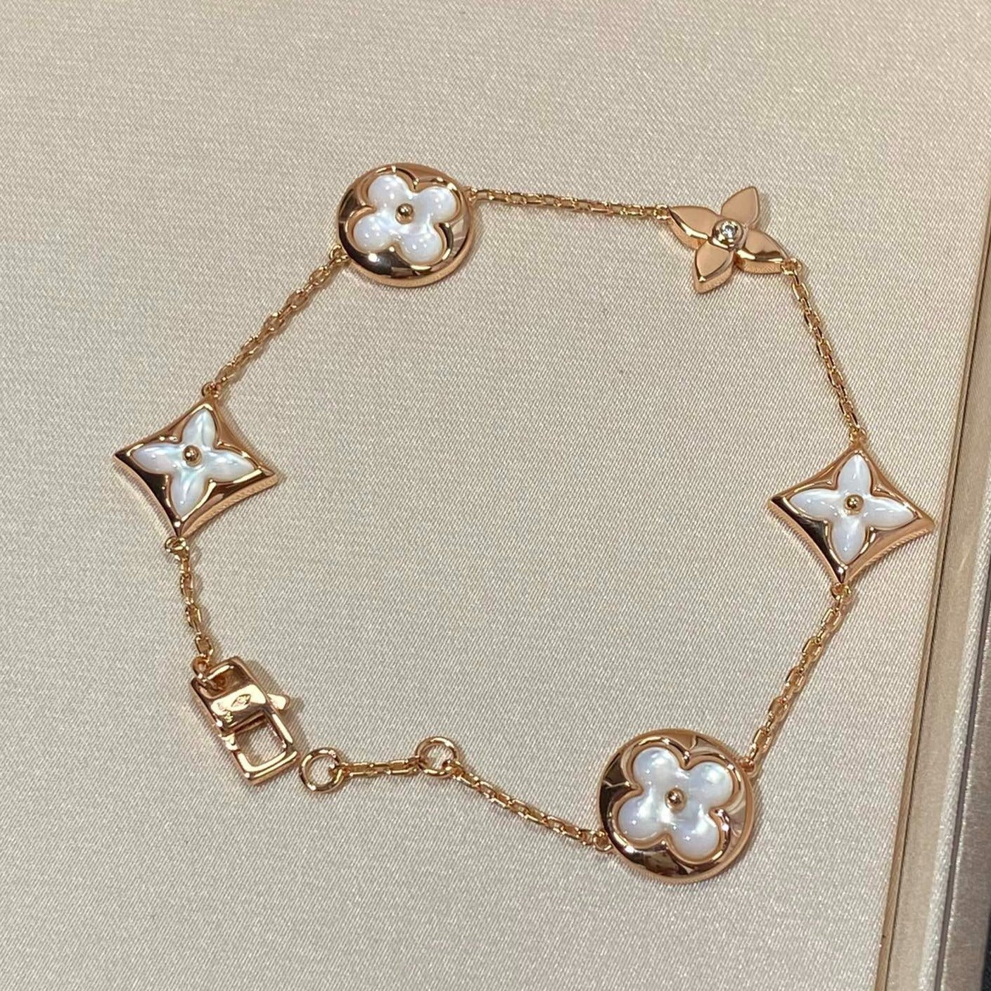 [CLOVER JEWELRY]STAR AND SUN 5 MOTIF MOP PINK GOLD BRACELET