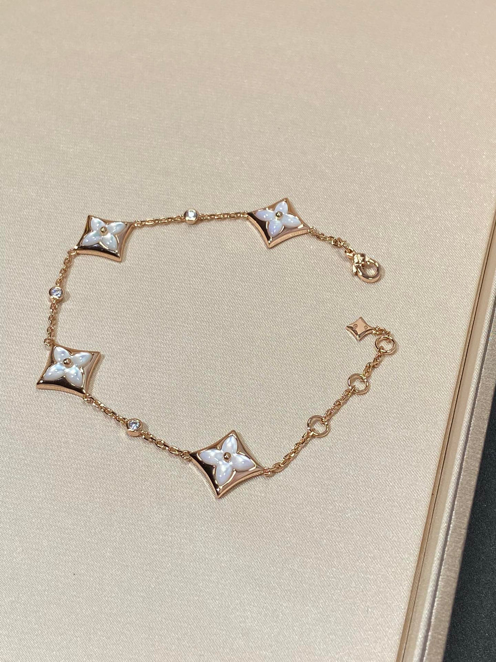 [CLOVER JEWELRY]STAR 4 MOTIF MOP DIAMOND PINK GOLD BRACELET