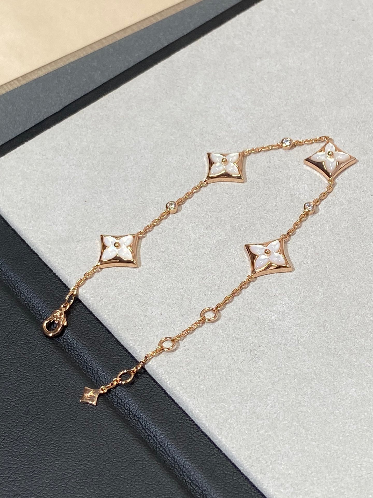 [CLOVER JEWELRY]STAR 4 MOTIF MOP DIAMOND PINK GOLD BRACELET