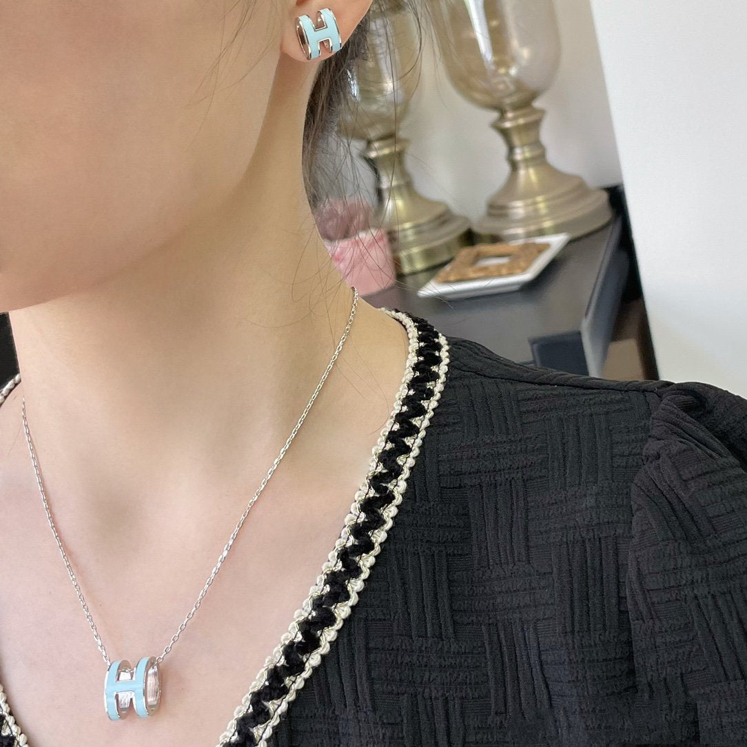 [CLOVER JEWELRY]POP H SKY BLUE NECKLACE