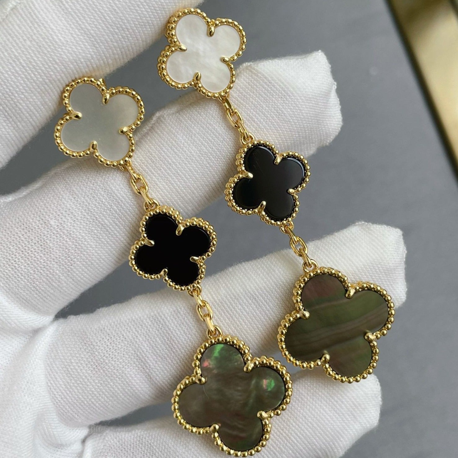 [Camiery]CLOVER 3 MOTIF MOP ONYX DARK MOP PINK GOLD EARRINGS