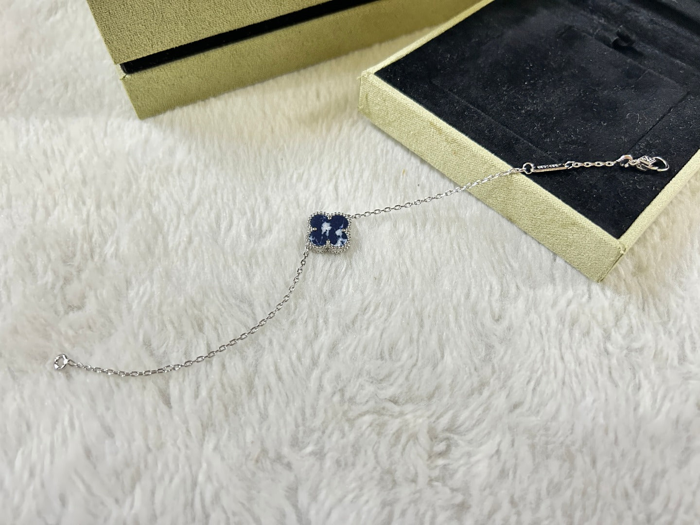 [Camiery]CLOVER 1 MOTIF PIETERSITE BRACELET