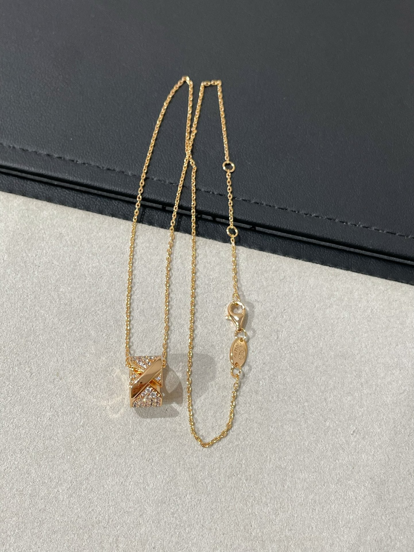 [CLOVER JEWELRY]LIENS EVIDENCE DIAMOND PAVED NECKLACE