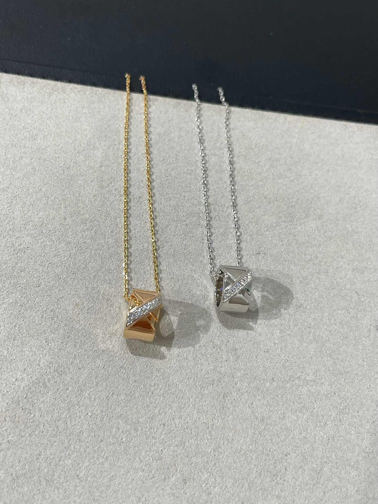 [CLOVER JEWELRY]LIENS EVIDENCE DIAMOND NECKLACE