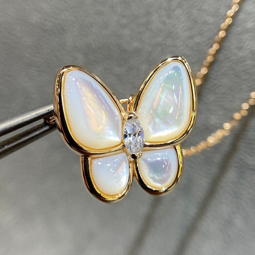 [Camiery]BUTTERFLY MOP DIAMOND NECKLACE