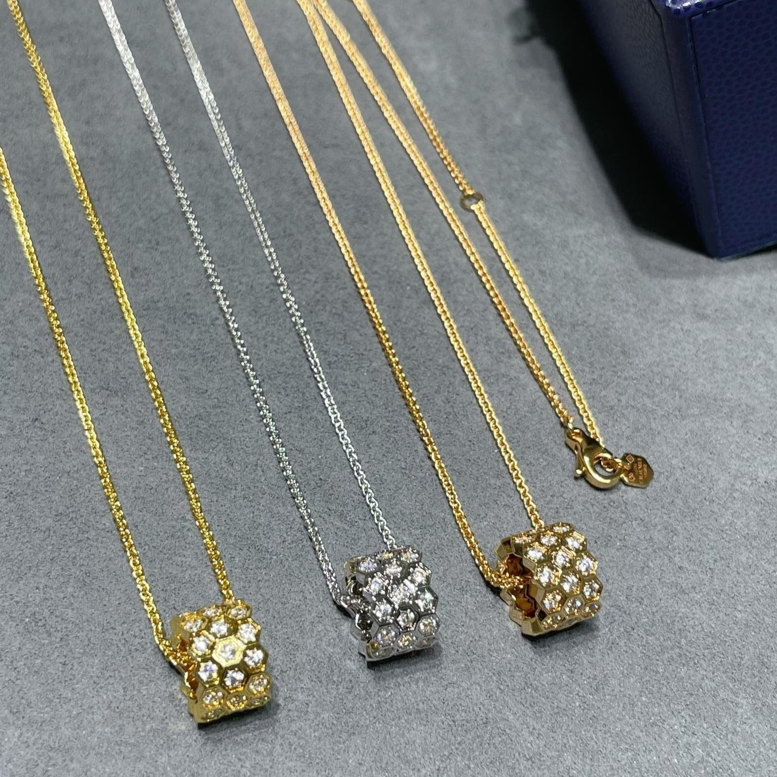 [CLOVER JEWELRY]BEE LOVE DIAMOND PAVED 3 ROW NECKLACE