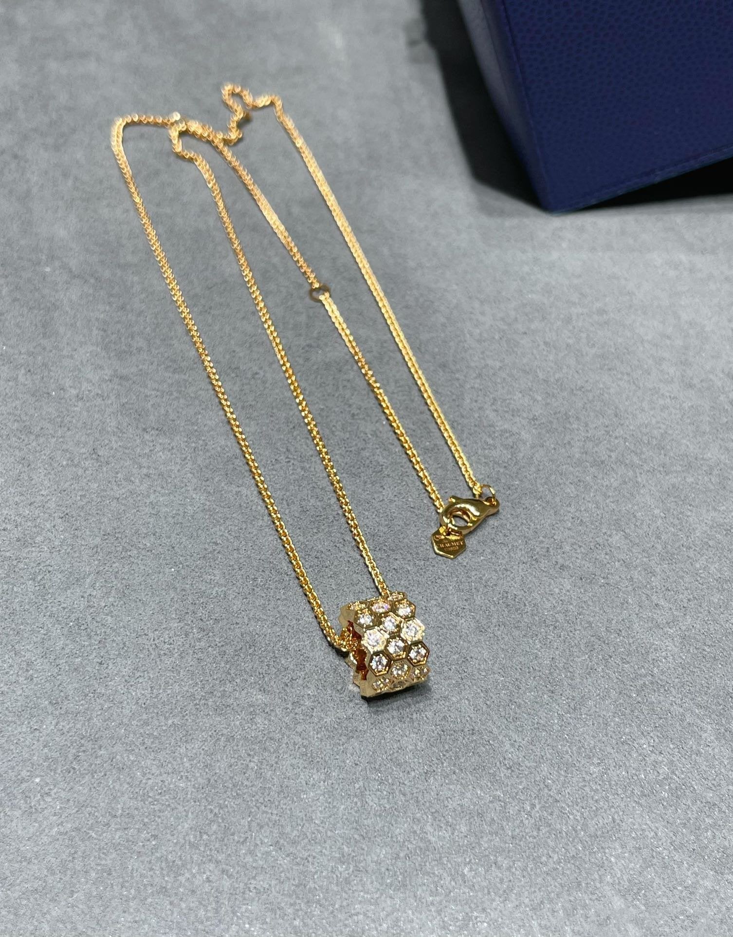 [CLOVER JEWELRY]BEE LOVE DIAMOND PAVED 3 ROW NECKLACE