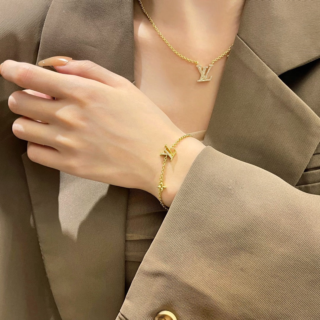 [CLOVER JEWELRY]LOGO STAR MOTIF GOLD BRACELET