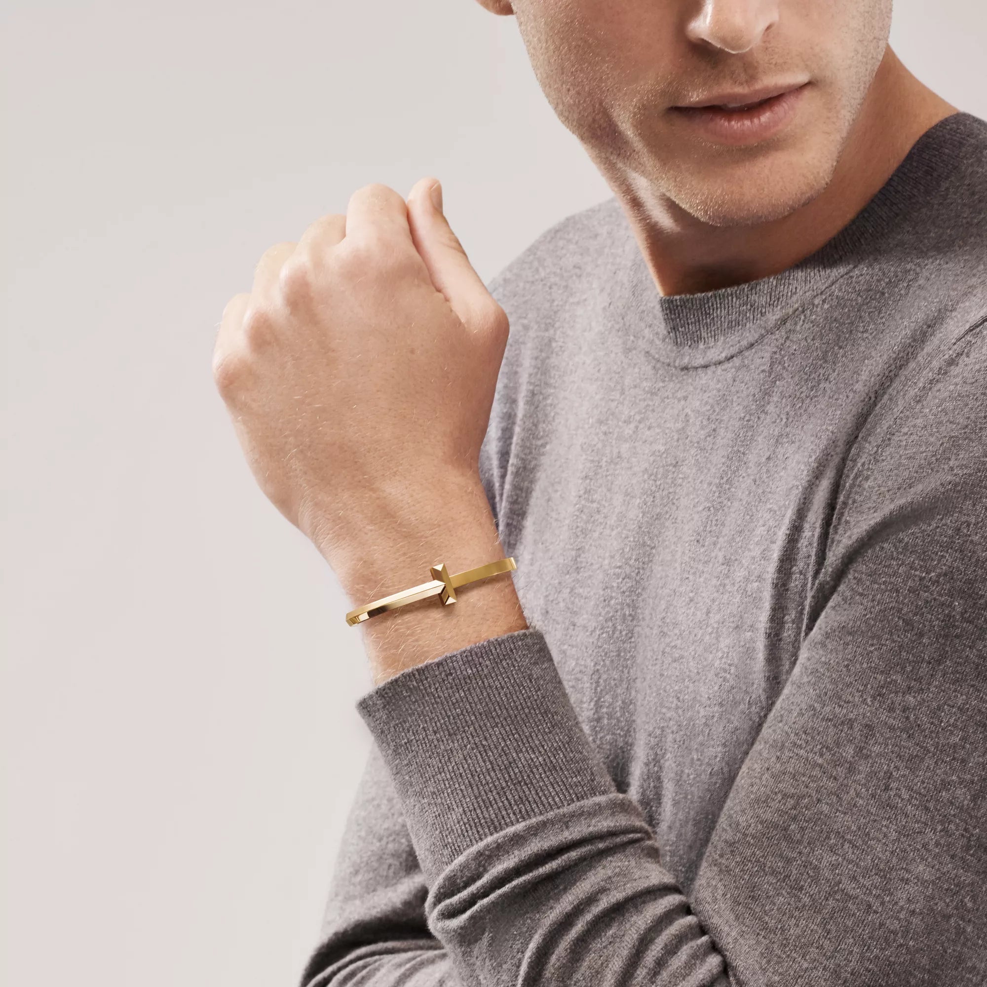 [Camiery] T Bracelet - T1 Wide Hinged Bangle in Yellow Gold