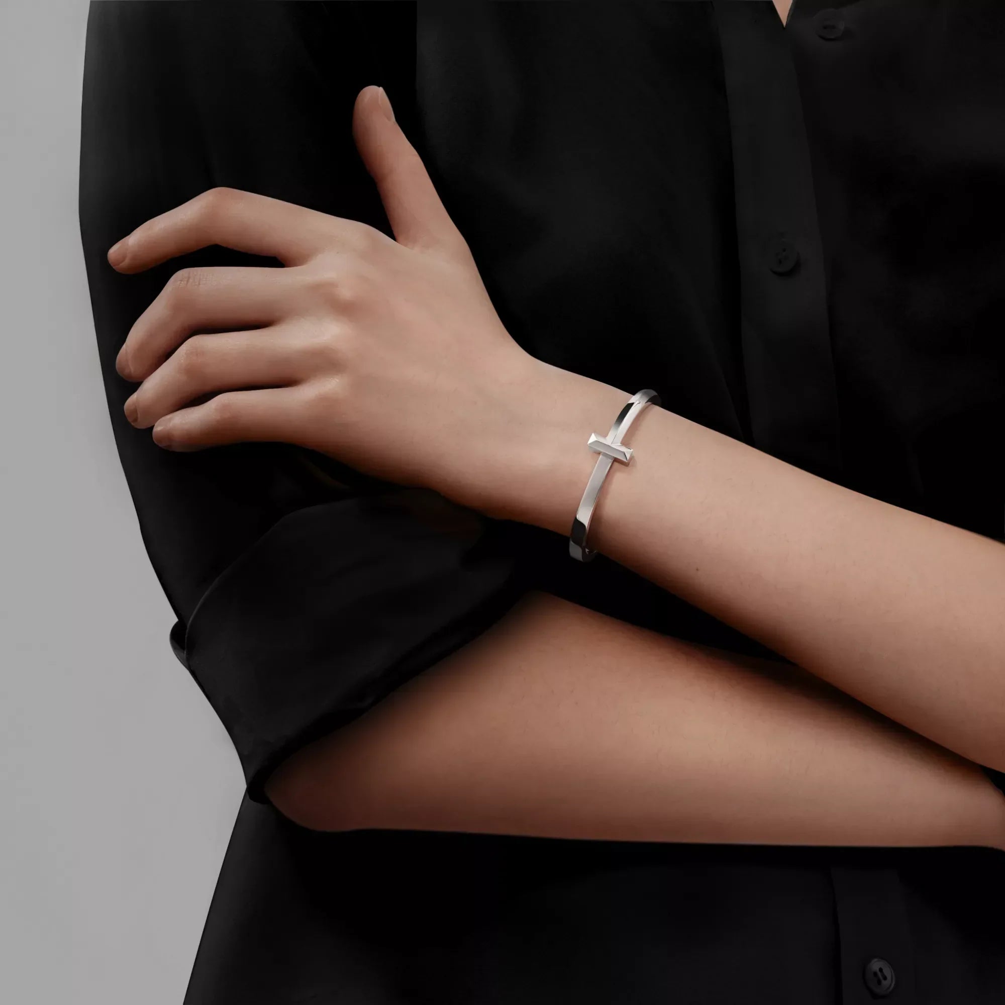 [Camiery] TF Bracelet - T1 Wide Hinged Bangle in White Gold