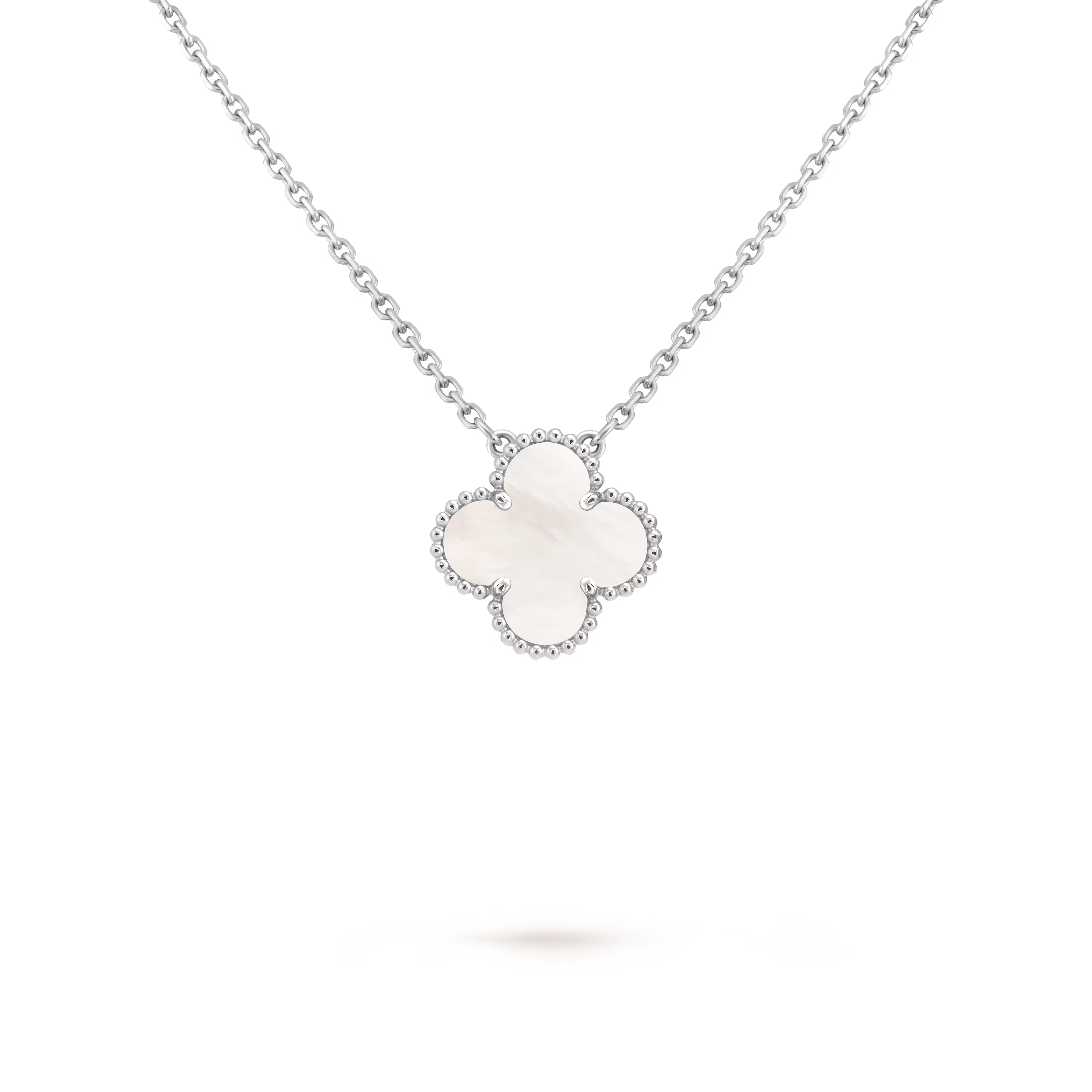 [Camiery] VA CLOVER 15MM WHITE PEARL MOP WHITE GOLD NECKLACE