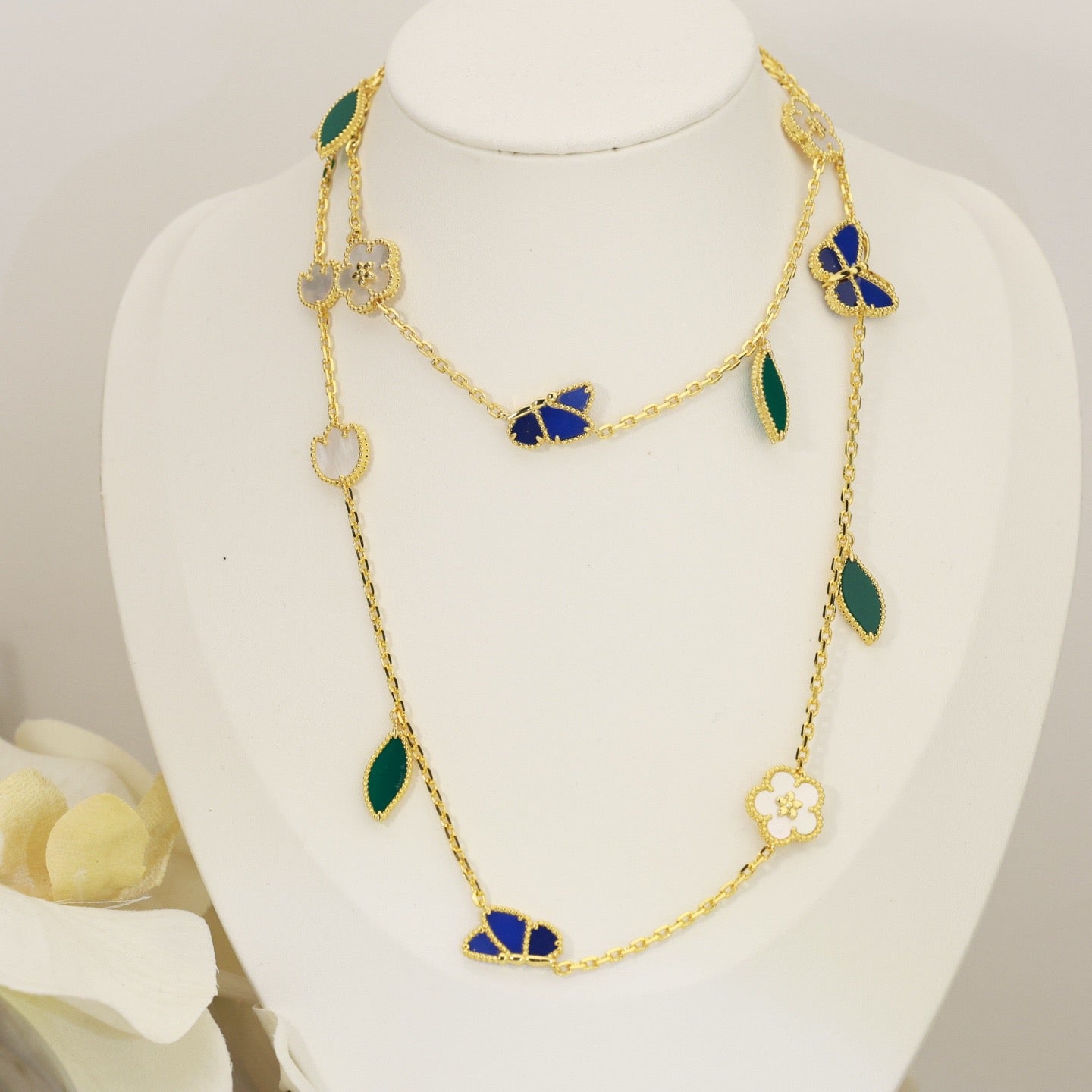 [Camiery] LUCKY SPRING BUTTERFLY 15 FLOWER NECKLACE