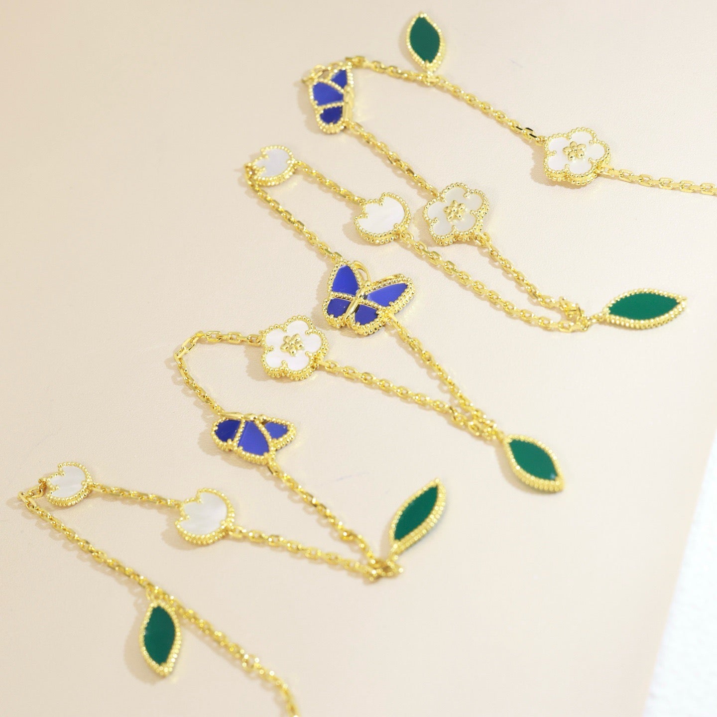 [Camiery] LUCKY SPRING BUTTERFLY 15 FLOWER NECKLACE