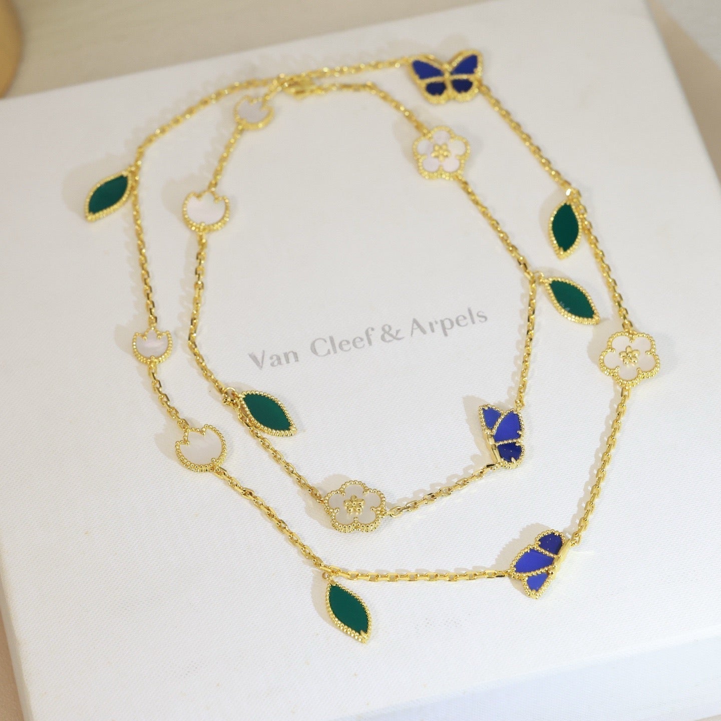 [Camiery] LUCKY SPRING BUTTERFLY 15 FLOWER NECKLACE