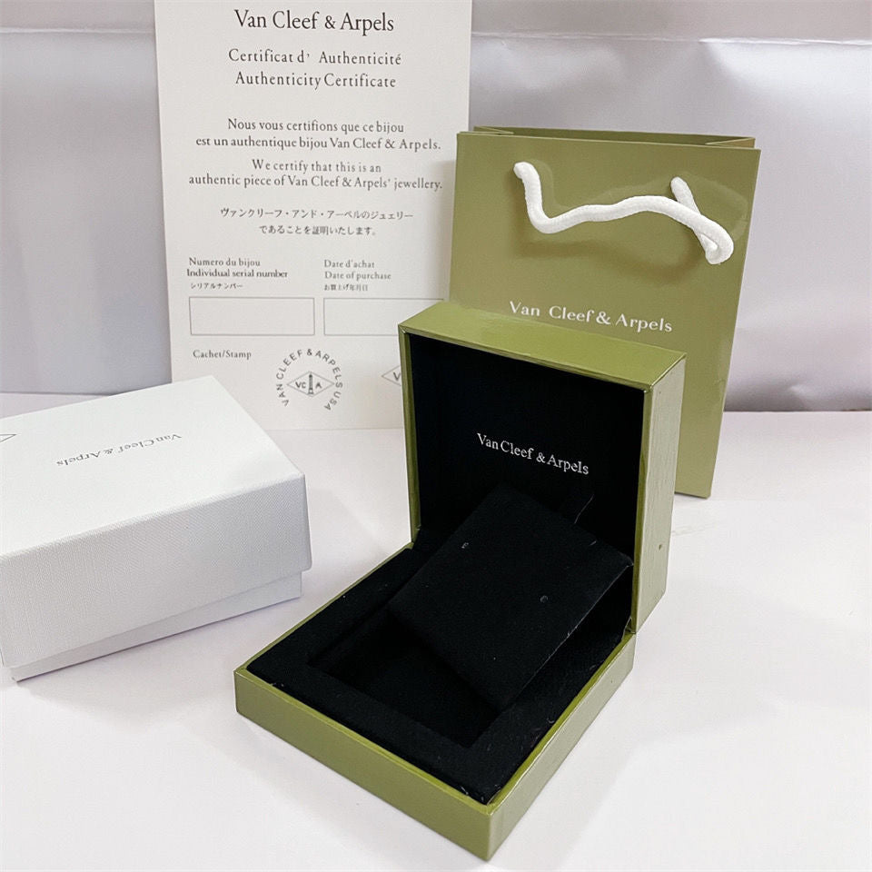 [CLOVER JEWELRY]VA CLOVER BRACELET NECKLACE RING BOX GIFT BAG
