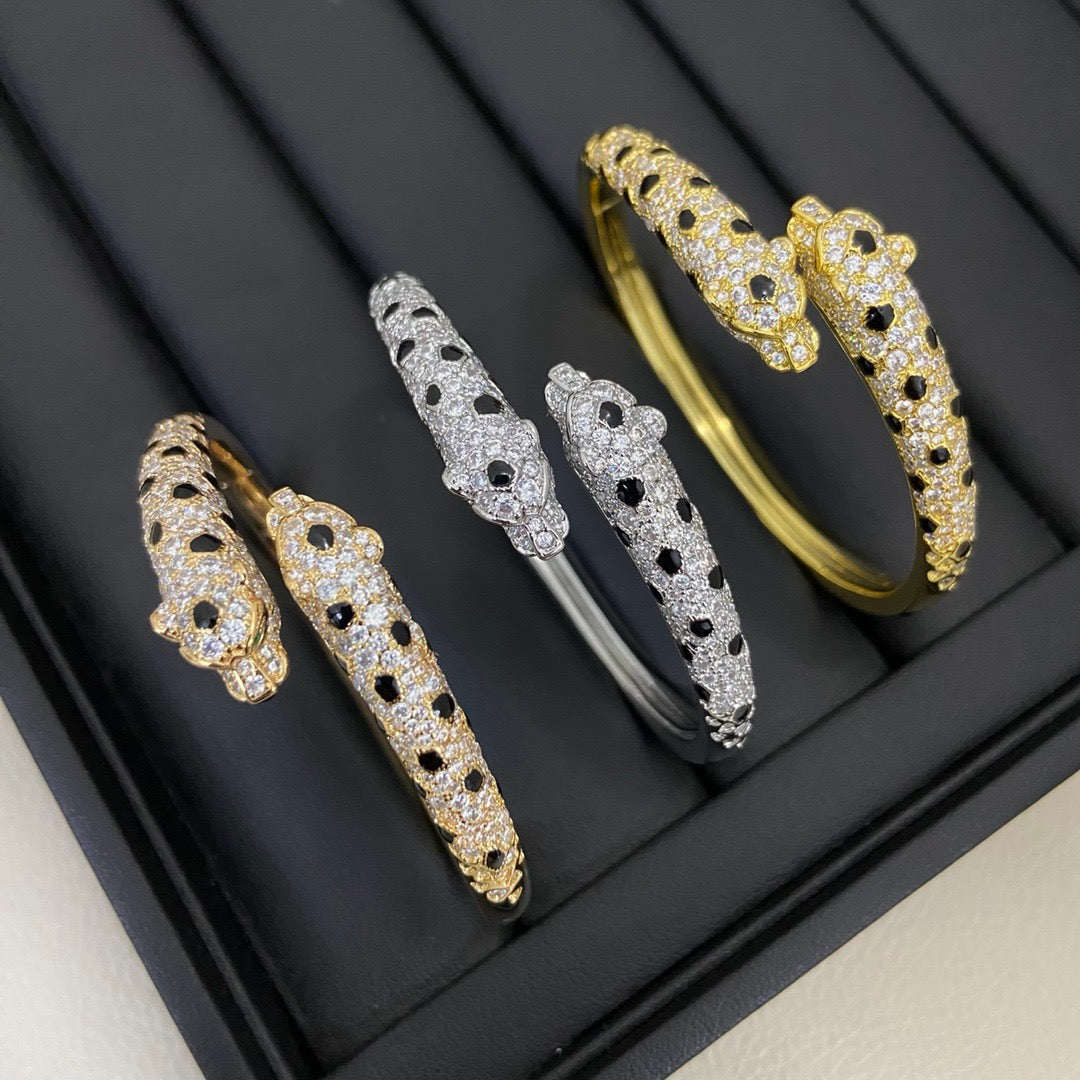 [Camiery] PANTHERE DOUBLE HEADED HALF DIAMOND OPEN BRACELET