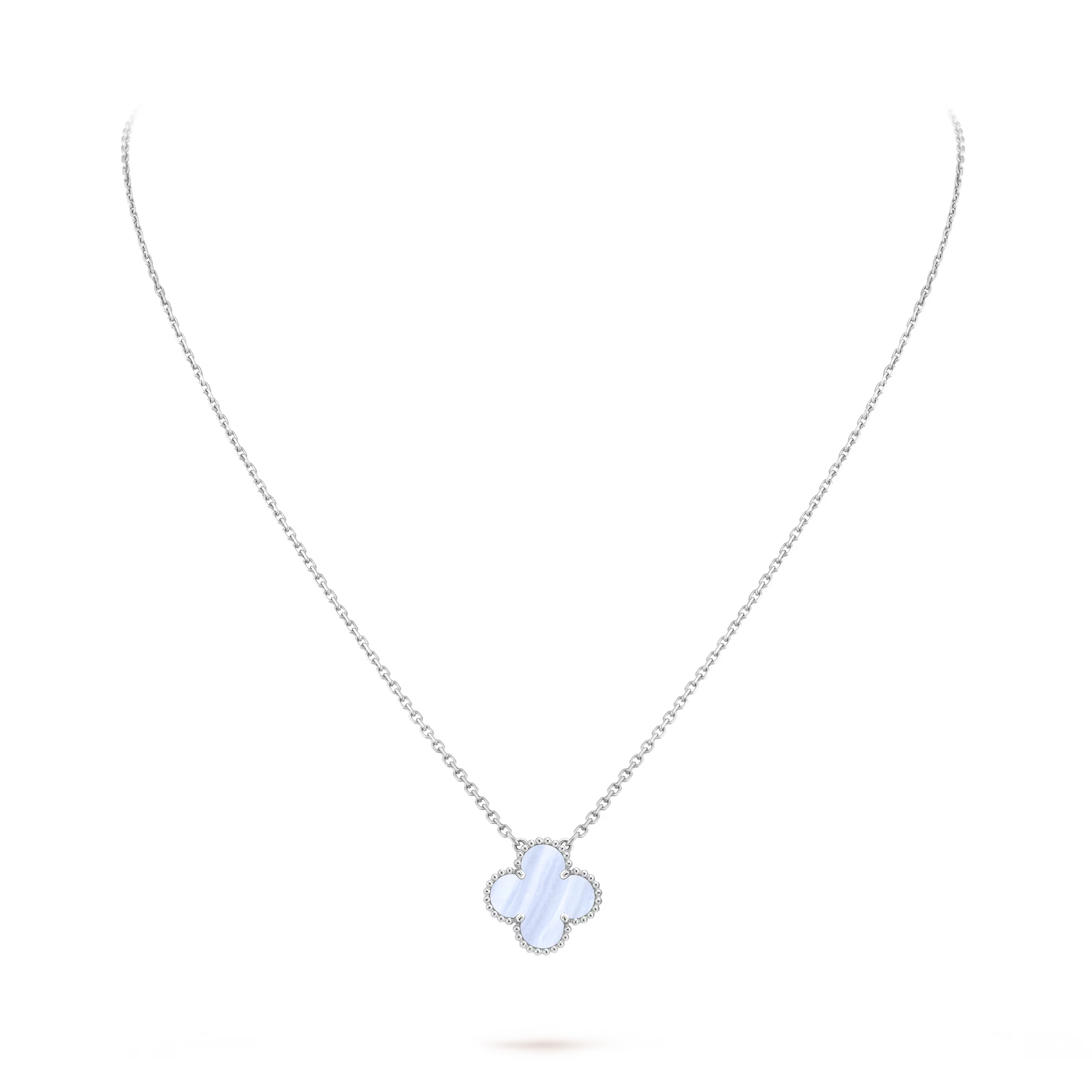 [Camiery] VA CLOVER 15MM BLUE CHALCEDONY WHITE GOLD NECKLACE
