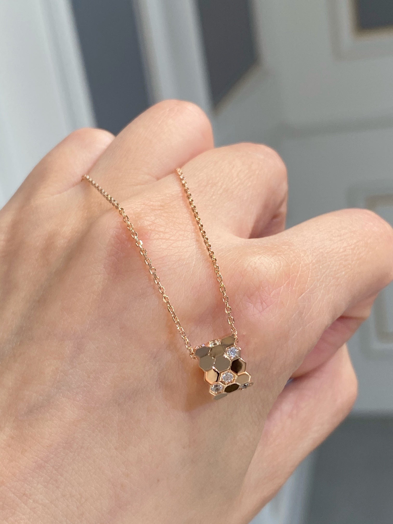 [CLOVER JEWELRY]BEE LOVE DIAMOND NECKLACE
