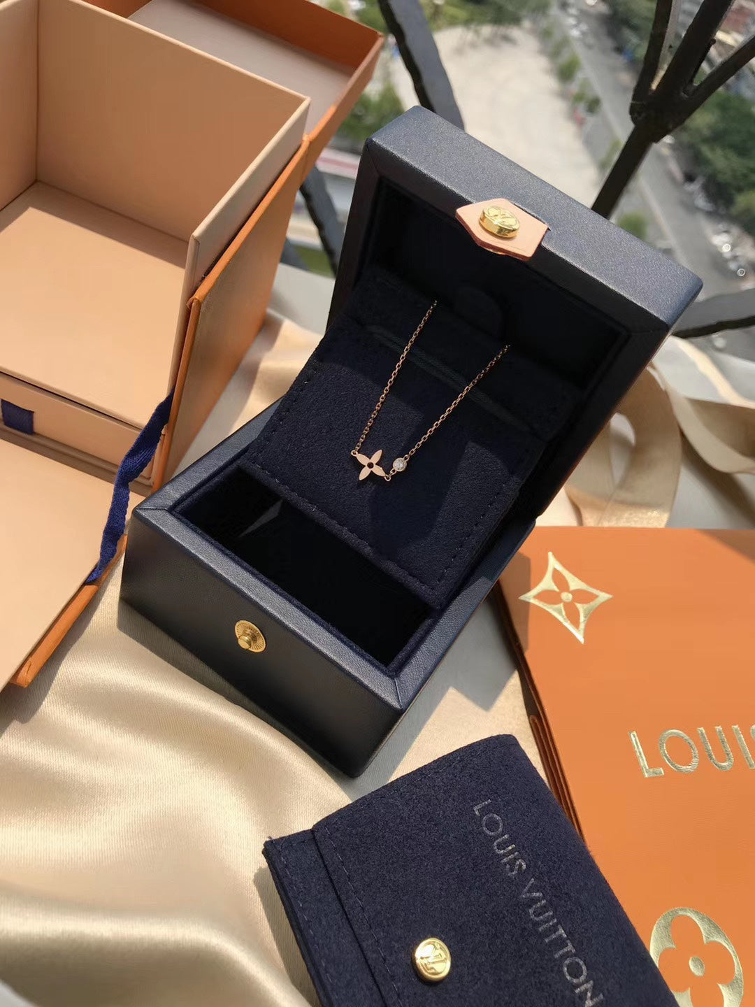 [CLOVER JEWELRY]BLOSSOM PENDANT PINK GOLD AND DIAMOND
