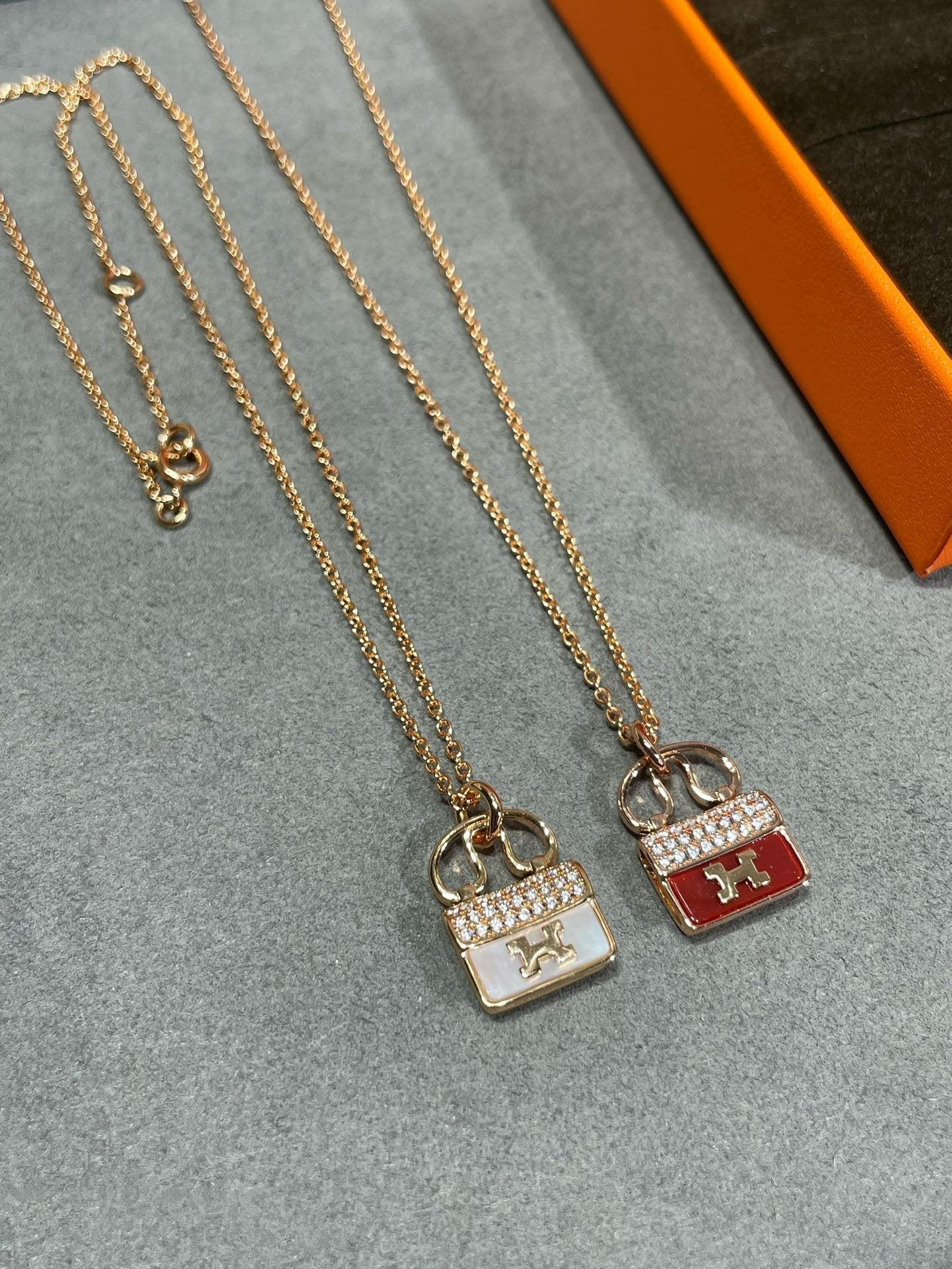 [CLOVER JEWELRY]H CIRCE MOISSANITE PENDANT NECKLACE GOLD