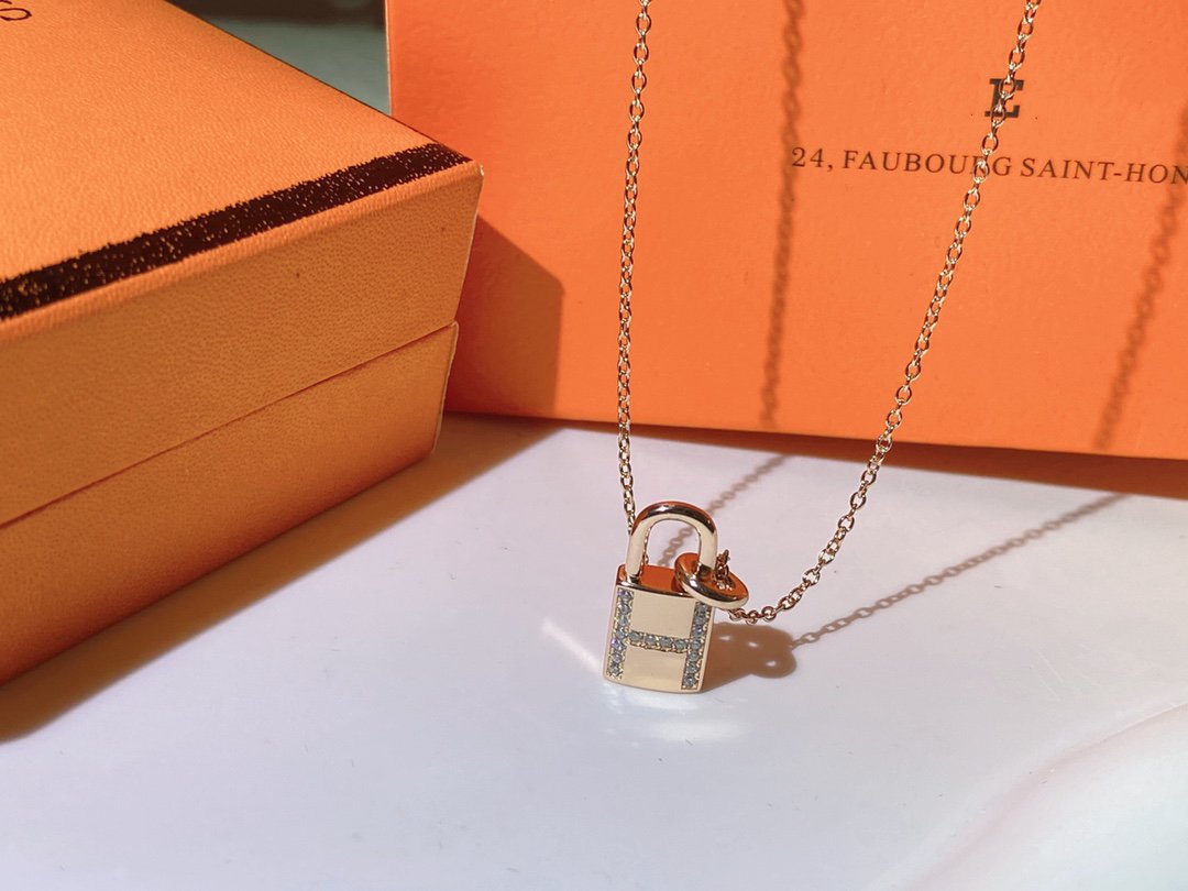 [CLOVER JEWELRY]HM ADVANCED NICHE LOCK HEAD NECKLACE DIAMONDS