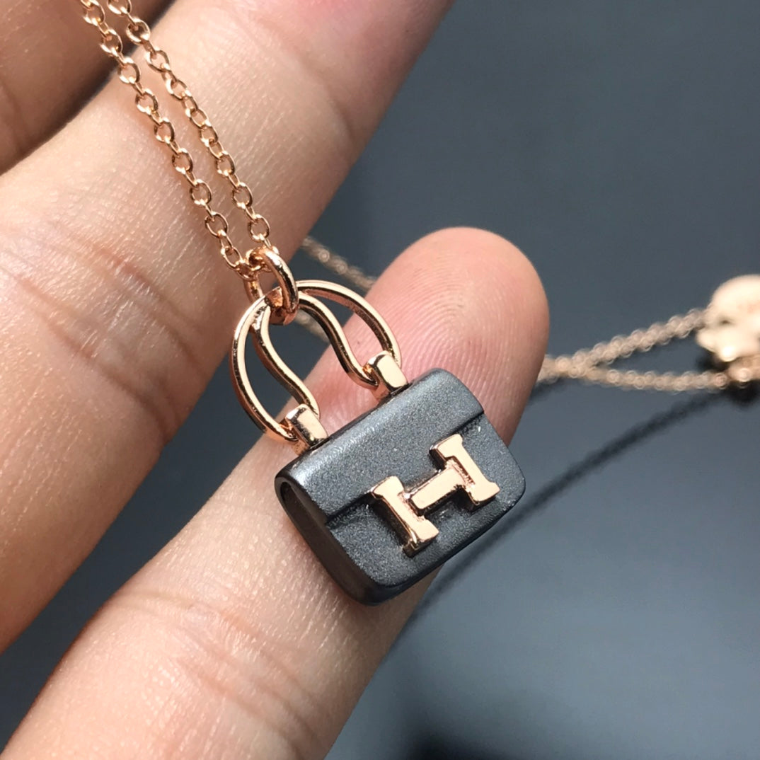 [CLOVER JEWELRY]WOMEN'S HM AMULETTES CONSTANCE PENDANT NECKLACE