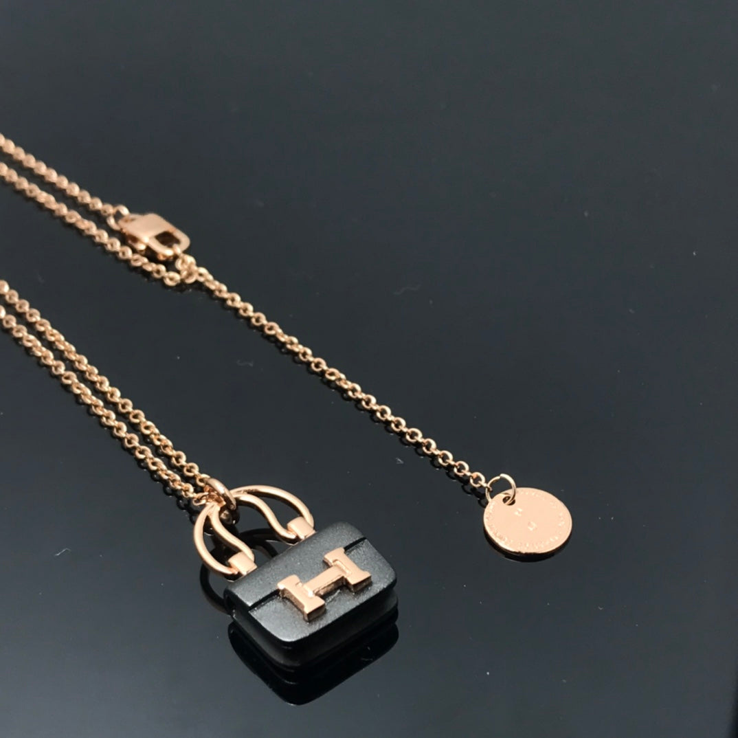 [CLOVER JEWELRY]WOMEN'S HM AMULETTES CONSTANCE PENDANT NECKLACE
