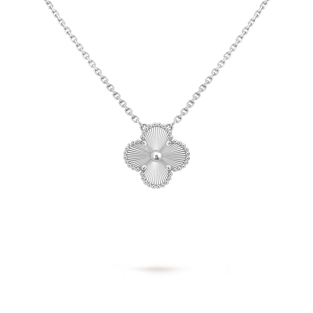 [Camiery] VA CLOVER 15MM LASER WHITE GOLD NECKLACE