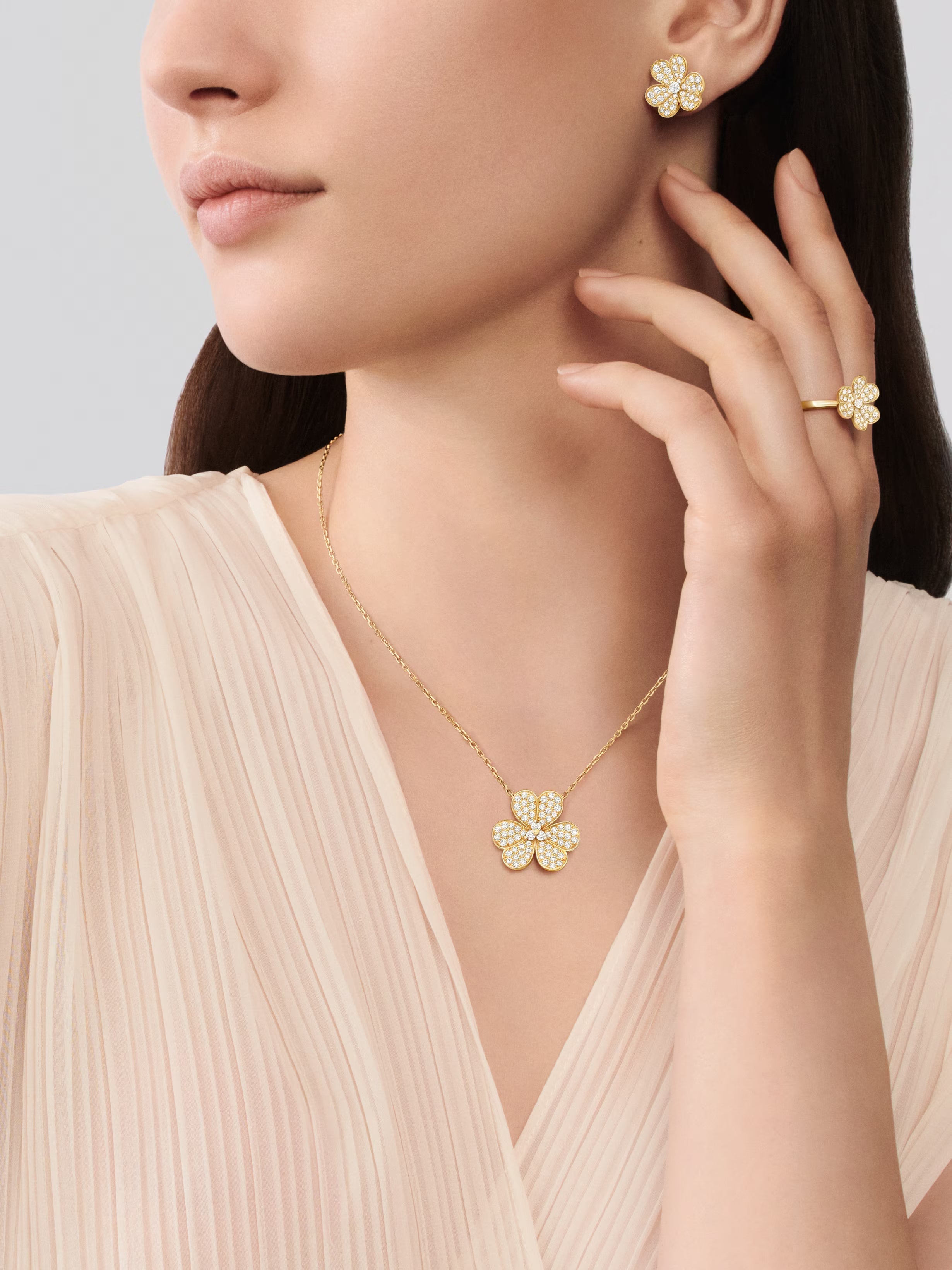[Camiery] VA FRIVOLE GOLD FLOWER DIAMOND EARRINGS